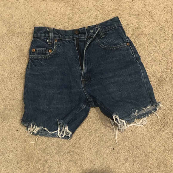 Vintage Mid thigh Levi 501 Cutoff Shorts size 23 - Picture 3 of 4